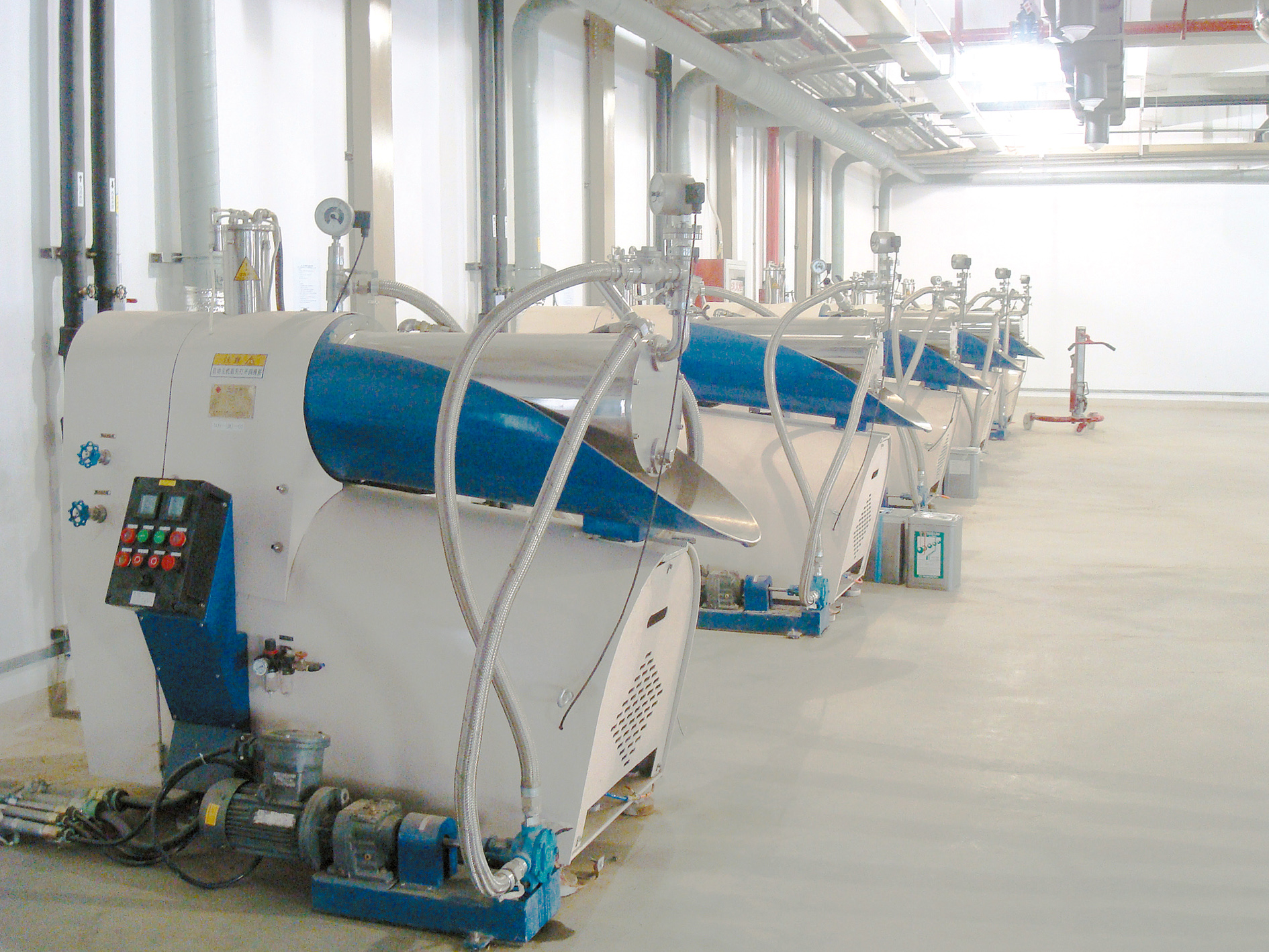 廣東珠海油墨客戶SW-A盤式砂磨機正式投入生產